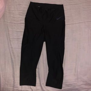 Cropped Nike Leggings